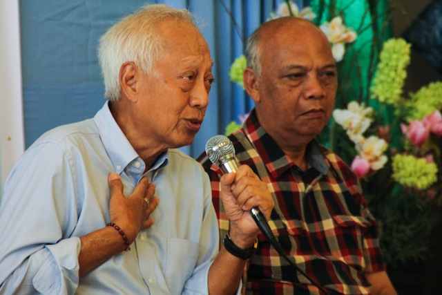 Atty. Christian Monsod, former Comelec chair and a member of the 1986 Constitutional Commission, (L) with Prof. Abhoud Syed Lingga of the Institute of Bangsamoro Studies. MindaNews photo by TOTO LOZANO