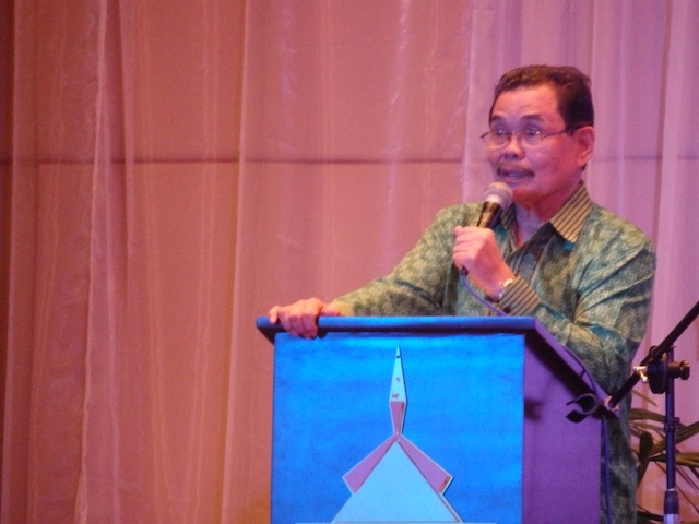 LMILF peace panel chair Mohagher Iqbal, also chairof the Bangsamoro Transition Commission, addresses the All-Leaders Summit on the Bangsamoro in Davao City on January 10. MindaNews photo by Carolyn O. Arguillas chair MILF
